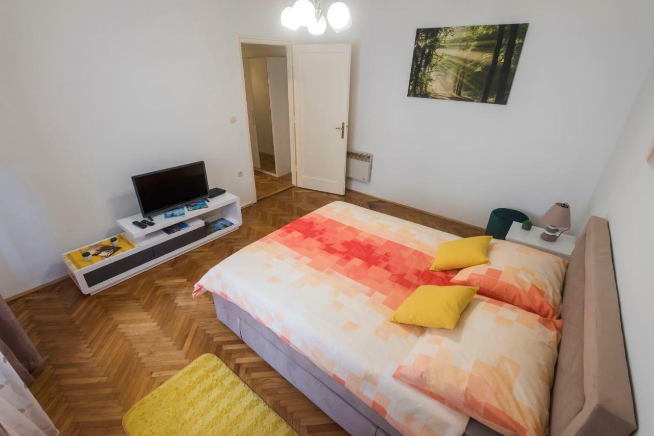 T&M Apartment With Parking In The Old Town Zadar Eksteriør bilde