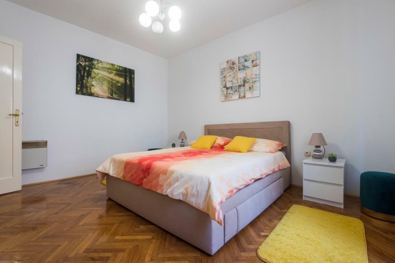 T&M Apartment With Parking In The Old Town Zadar Eksteriør bilde